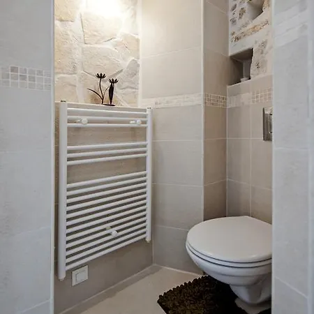 Pisinium Apartment *