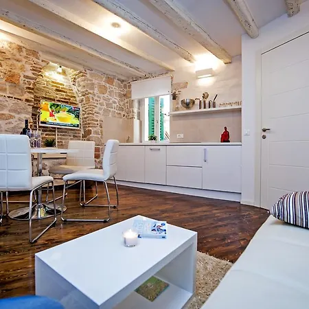 Apartment Pisinium